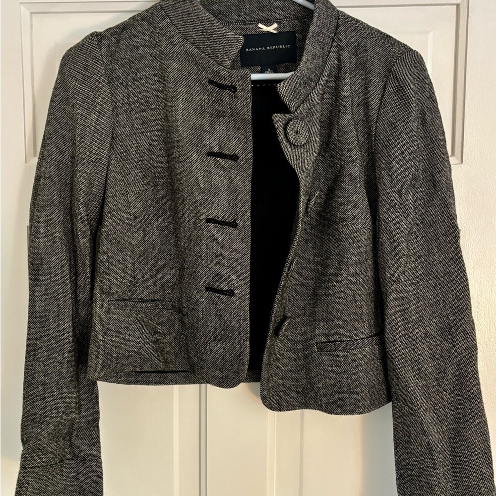 NWOT Banana Republic Cropped Tweed Jacket Size 0 Structured Button Front